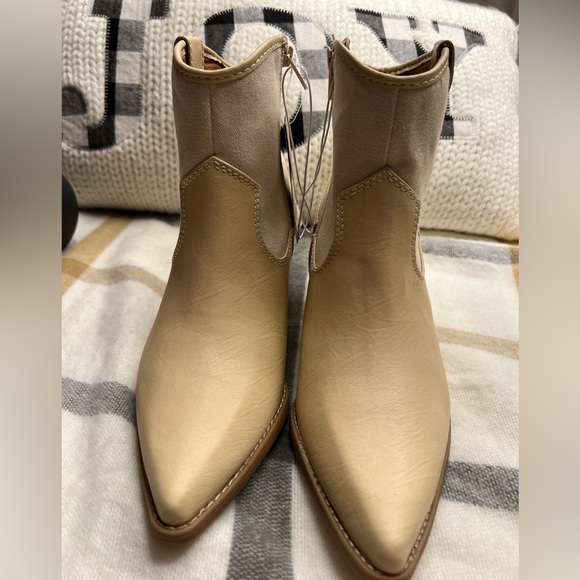 Universal Thread/Kay, off white western ankle boots, various sizes - Picture 7 of 10